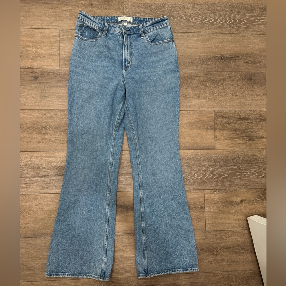 Abercrombie Vintage Flare Jeans - Picture 2 of 3